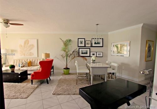 Building Photo - 910 Bay Dr