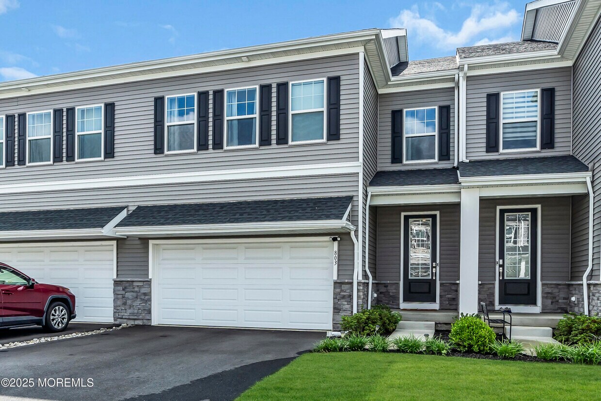 Primary Photo - 803 Aviator Ave
