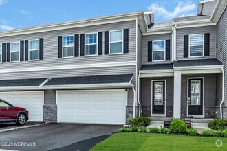 Building Photo - 803 Aviator Ave