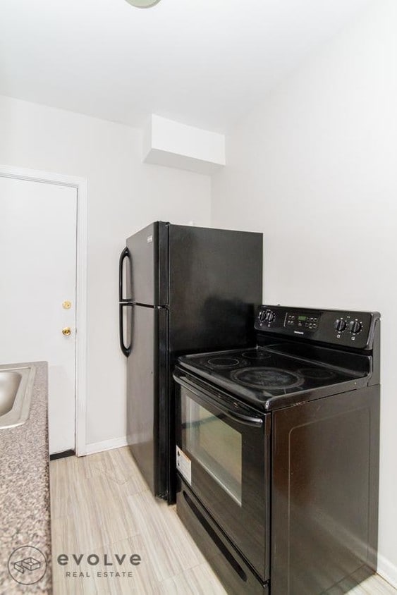 Primary Photo - 4515 N Malden St