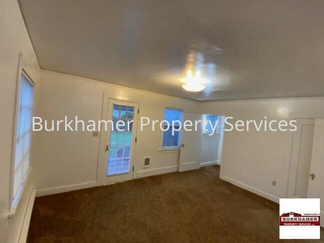 Foto del edificio - 203 E Broadway Ave