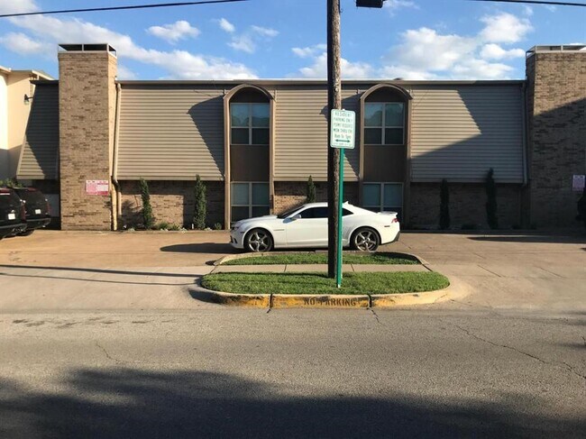 Foto del edificio - 3121 Rosedale Ave