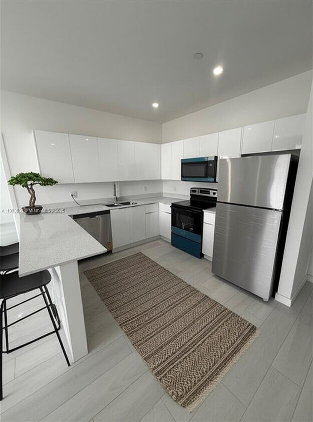 Foto principal - 1091 E 17th St