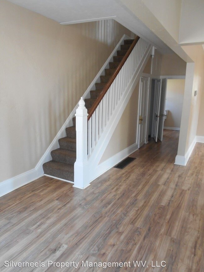 Building Photo - 3 br, 1.5 bath House - 1010 24th Street
