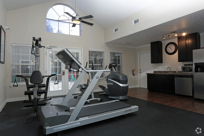 Fitness Center - The Oaks of League City