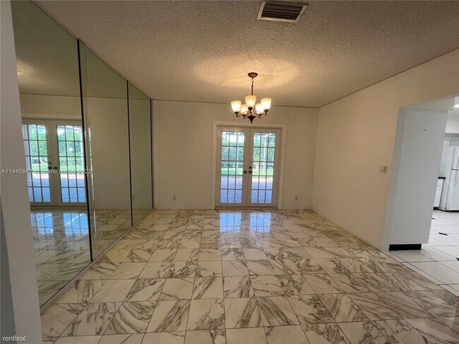 Building Photo - 3 br, 2 bath House - 4814 Arthur St