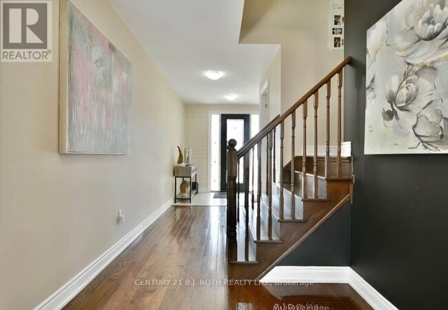 Photo du bâtiment - 196 Diana Dr