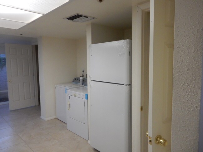 Building Photo - 7826 E Heatherbrae Ave