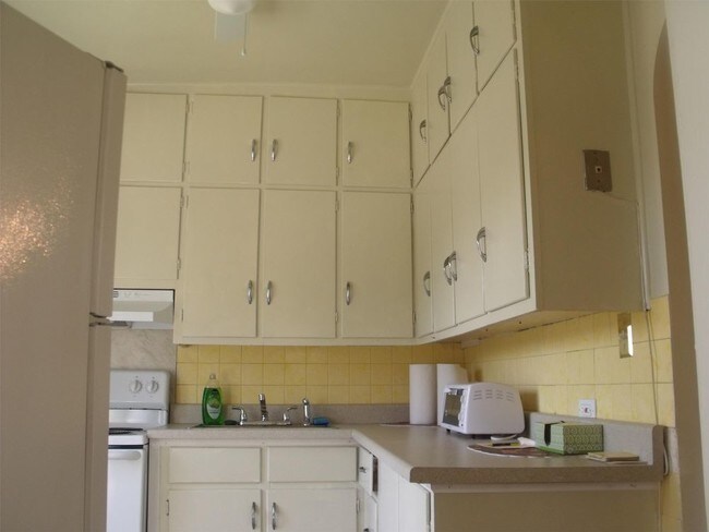 Building Photo - 525 Monkton Rd