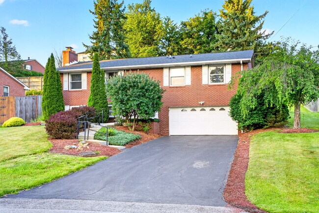 Foto del edificio - 436 Sharon Rd