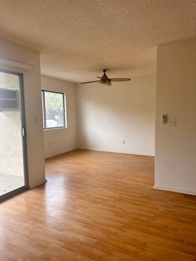Overview of Dining Nook - 510 N Orlando Ave
