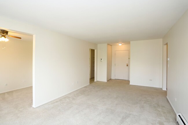 Building Photo - 912 Ridge Square