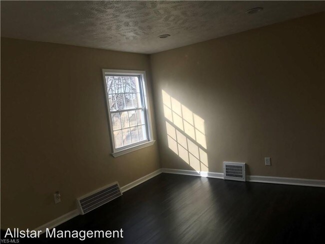 Foto del edificio - 3 br, 1 bath House - 4353 Lee Heights Blvd