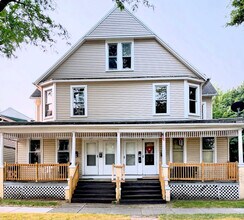 Building Photo - 221 Spencer St