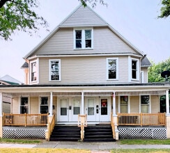 Building Photo - 221 Spencer St