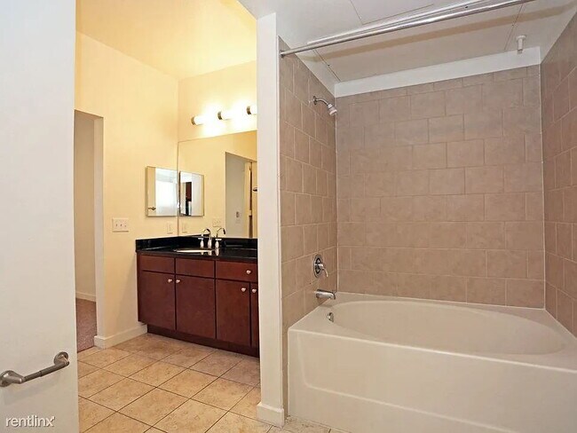 Foto del edificio - "Chic 1-Bed Oasis in the Heart of Austin's Vibrant South Congress!"