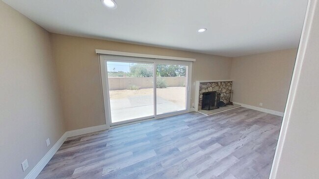 Building Photo - Coming Soon: Spacious 3Bd 2Ba College Park West Home
