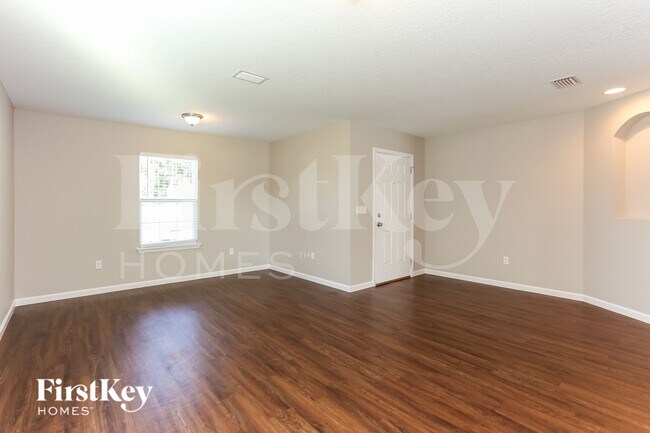 Foto del edificio - 78295 Saddle Rock Rd