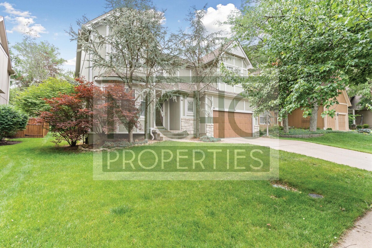 8911 W 132nd St, Overland Park, KS 66213 House Rental in Overland Park, KS