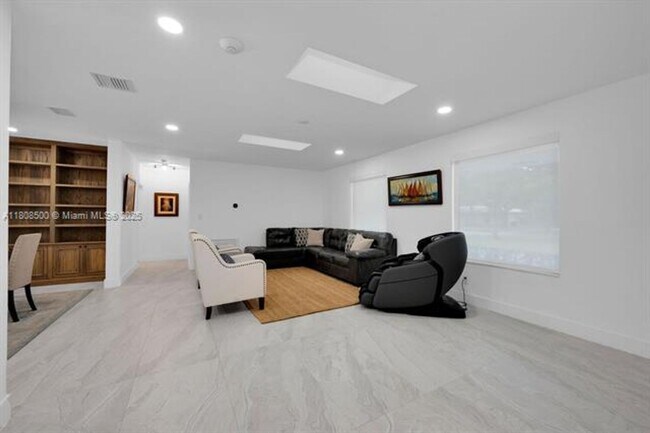 Building Photo - 6860 SW 99th Terrace