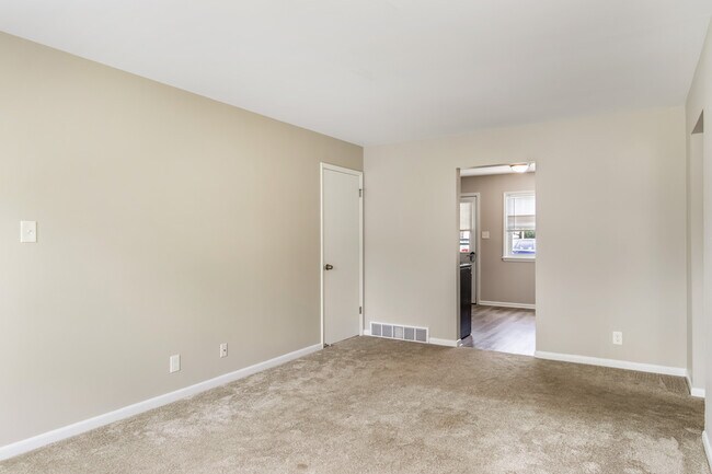 Building Photo - 151 S Grand Ave