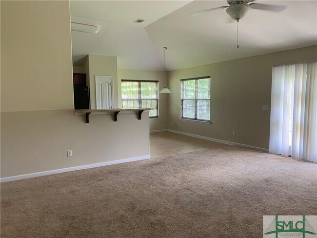 Building Photo - 13 Castle Hill Rd