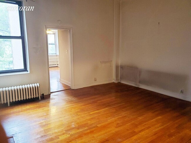 Building Photo - 135 E 61st St