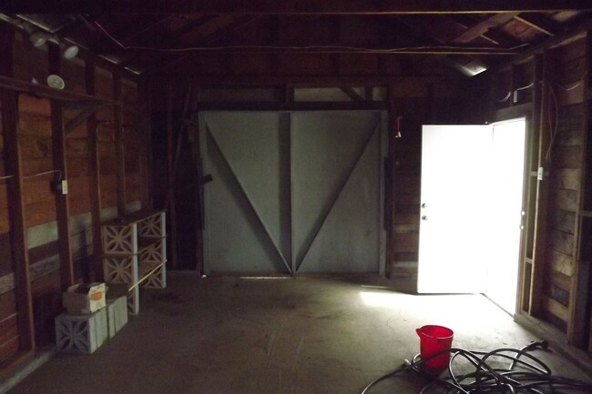 Foto del edificio - 2 bedroom, 2 bathroom house.