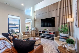 Building Photo - 690 Stone Peak Lp