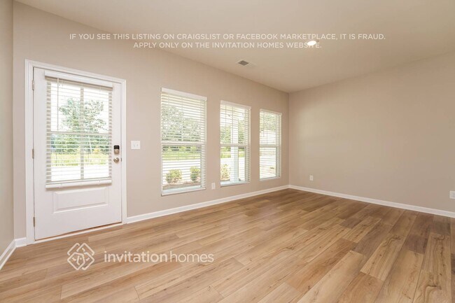 Building Photo - 2101 Boxwood Cir