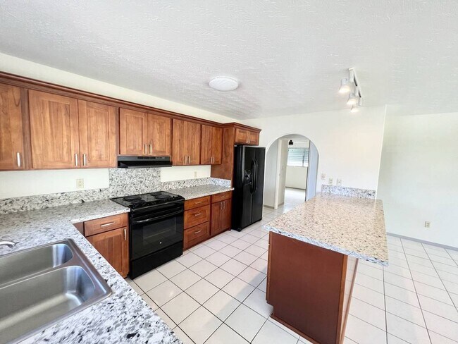Foto del edificio - Rarely available 9br/6ba single family hou...