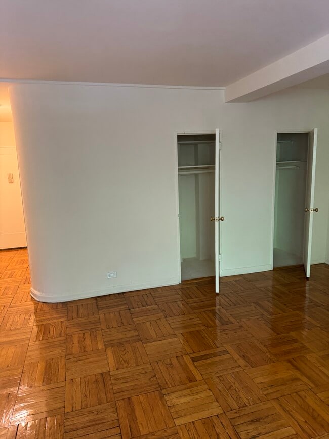 Foto del edificio - 9834 63rd Dr