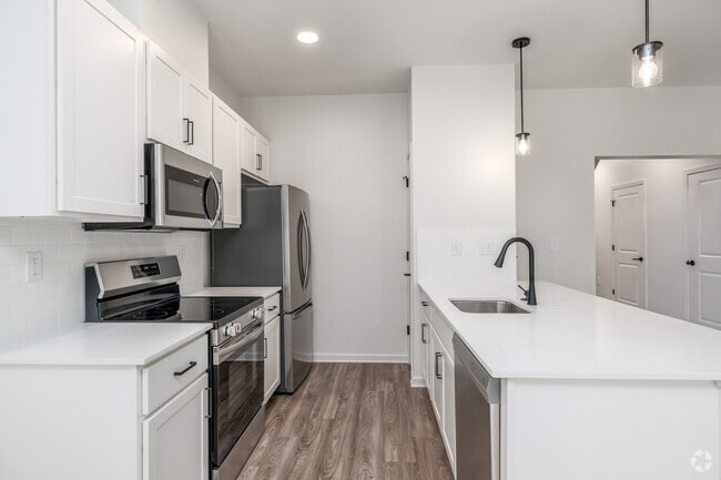 Interior Photo - Evergreen Pointe