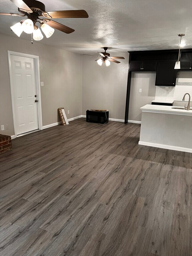 Dining Area - 535 Bluebird Ln