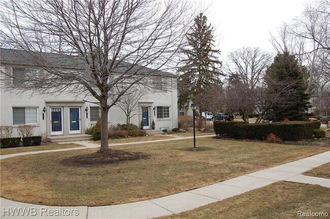 Building Photo - 1734 Graefield Rd