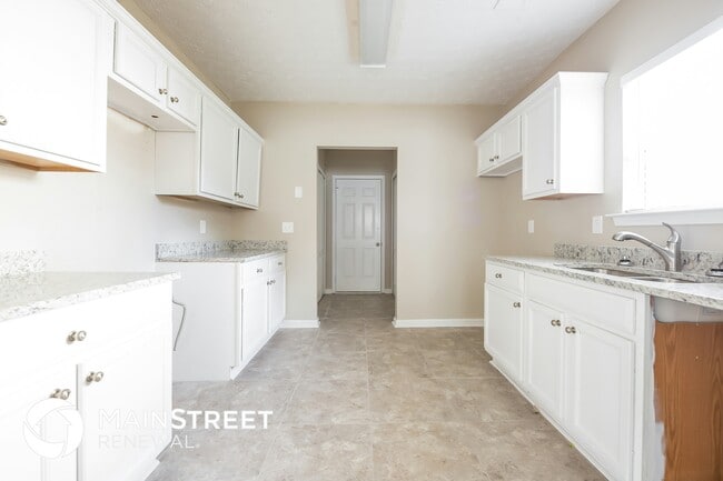 Foto del edificio - 5345 Yellow Pine Dr