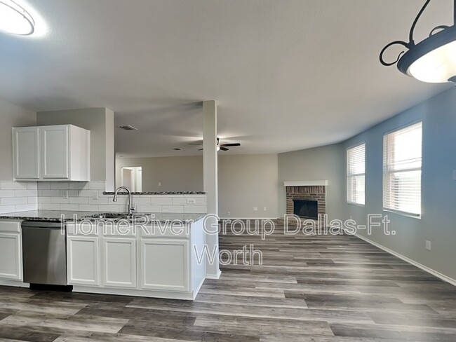 Foto del edificio - 3003 Meadow Bluff Dr