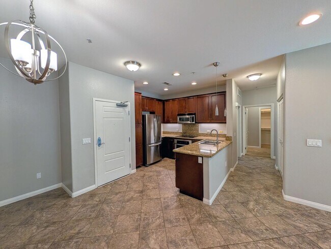 Foto del edificio - Coming Soon! Beautiful Ground Floor Condo in Carmel Valley