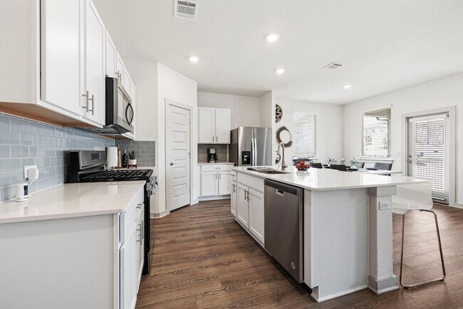 Foto del edificio - 201 Merrick Rd