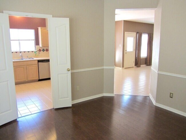 Building Photo - 1815 Hickory Ridge Cove