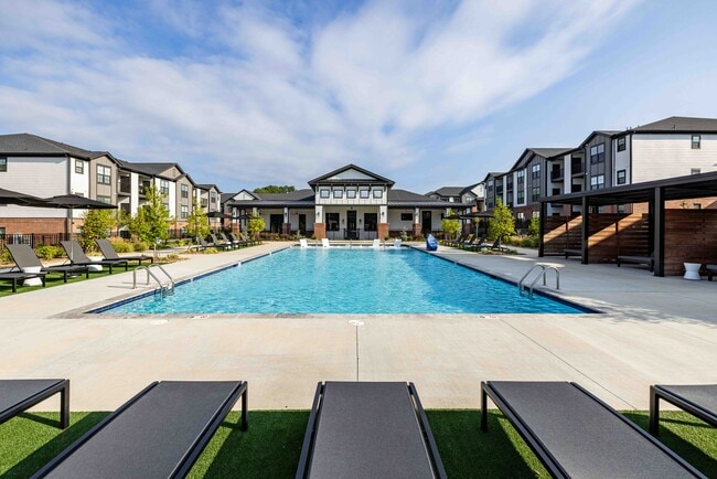 Building Photo - Evolve Huntersville