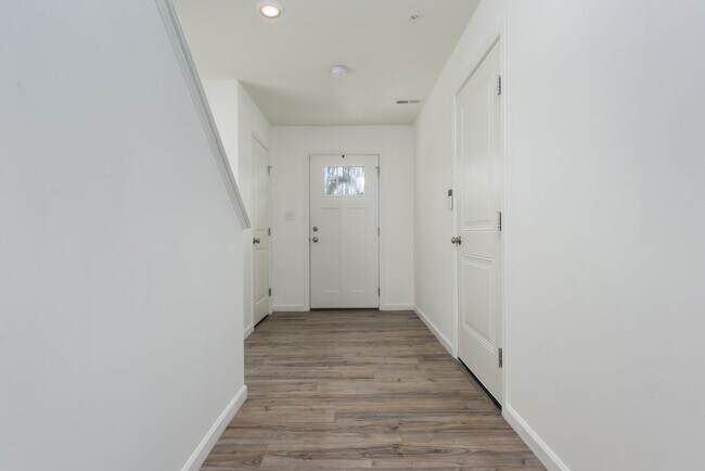 Foto del edificio - Beautiful 3bed, 2.5 bath in Harrisburg - Move in ready!