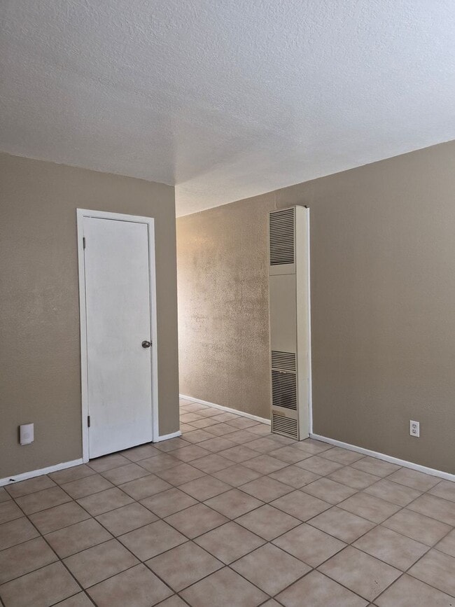 Foto del edificio - One Bedroom Apartment