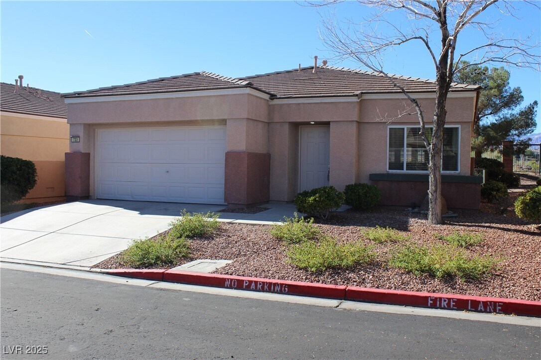 Foto principal - 733 Chase Tree St