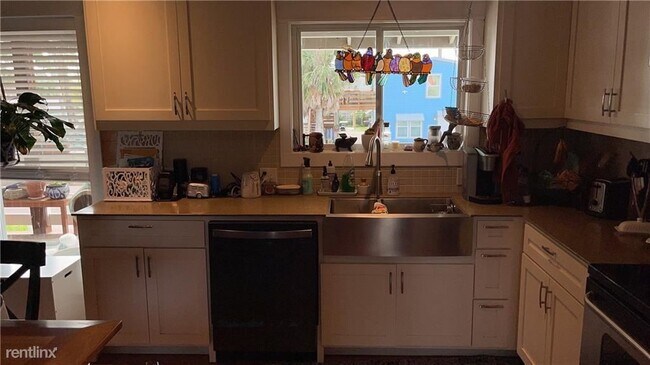 Building Photo - 1 br, 1 bath House - 614 W Avenue C