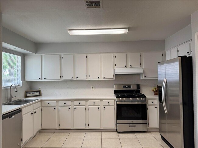 Foto del edificio - 8308 Wexford Dr