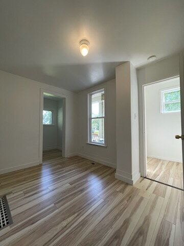 Building Photo - 2 bed 1 bath apartment in the Perry District