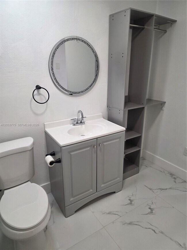 Foto del edificio - 8830 NW 150th St