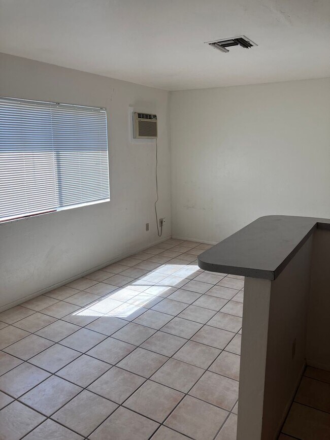 Foto del edificio - 838 E Adams St