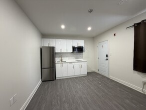 Building Photo - 7800 Lundy's Ln
